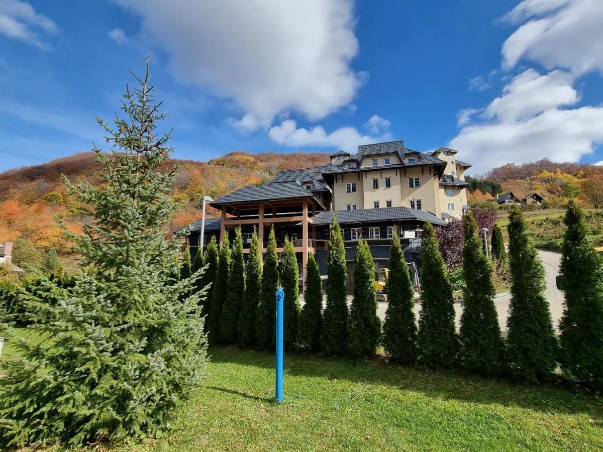 Planinsko Jutro - Brzece Centar Apartments, Kopaonik Екстериор снимка